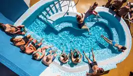 Thermal Pool Laugardalslaug 2 (Large).jpg